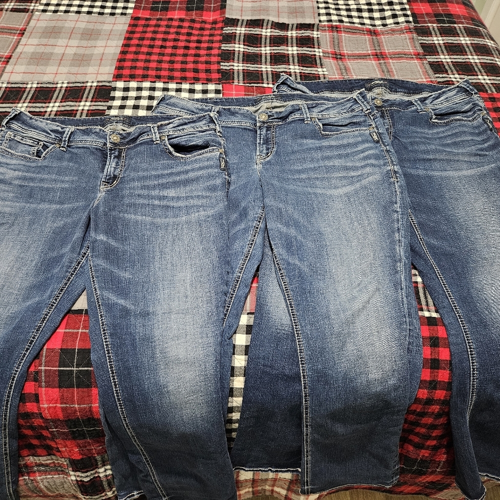 Silver Jeans 3 pairs Elyse Straight Legged